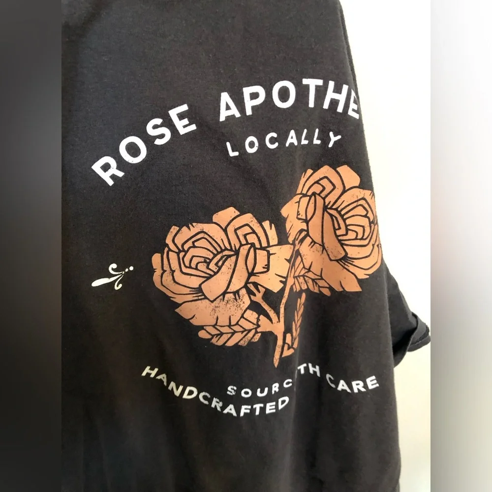 Schitt’s Creek Women’s M Dark Gray “Rose Apothecary” Store Logo Graphic T-Shirt - Picture 9 of 9